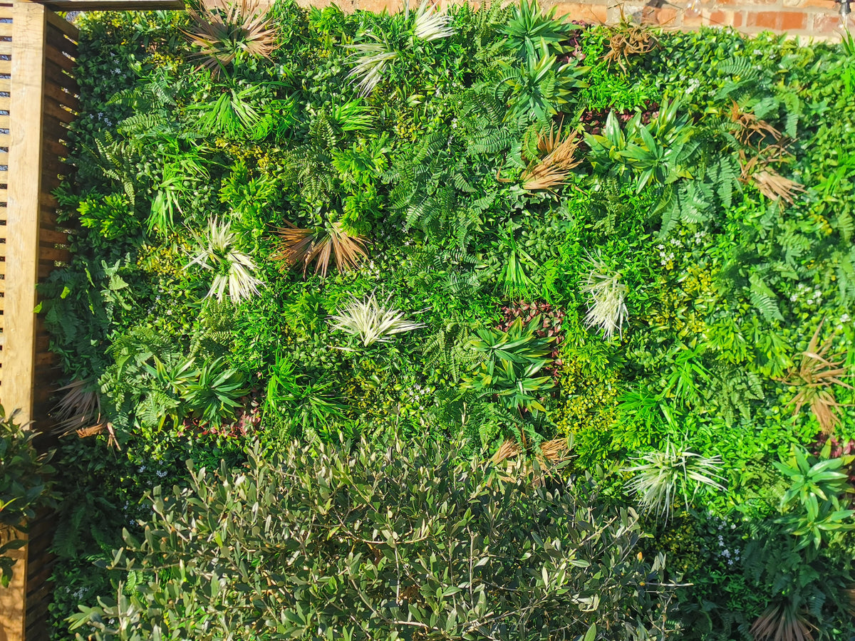 Artificial Deluxe Green Wall (100x100cm) - Year-Round Lush Greenery for UK Gardens & Events - No Upkeep!