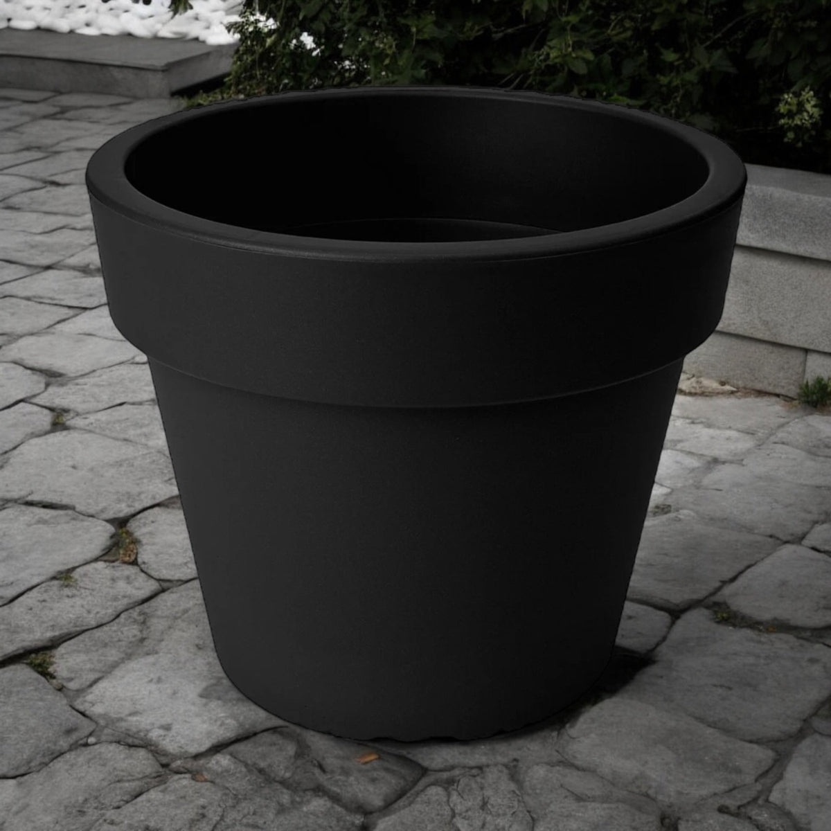 Medium 30cm Round Planter Plastic Plant Pot Black 10L - Cherish Home