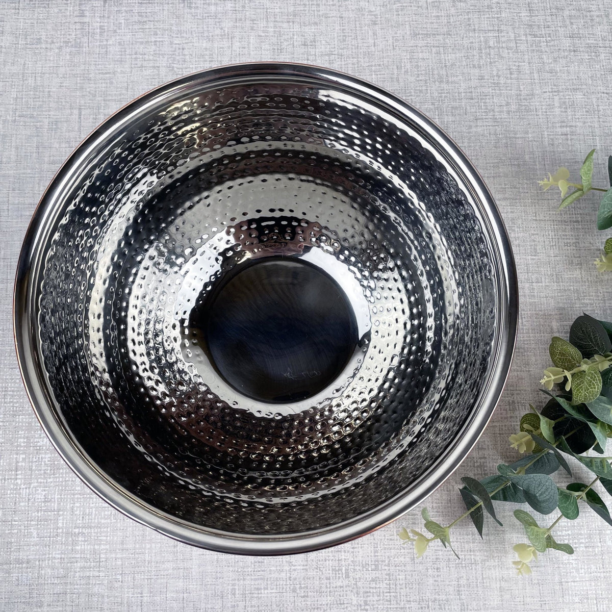 Large Hammered Copper-style Bowl inner