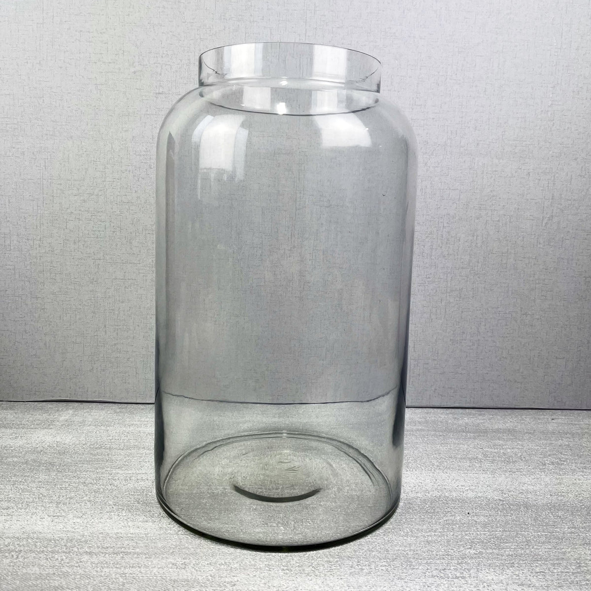 Magnitudo Medium Glass Vase - Cherish Home