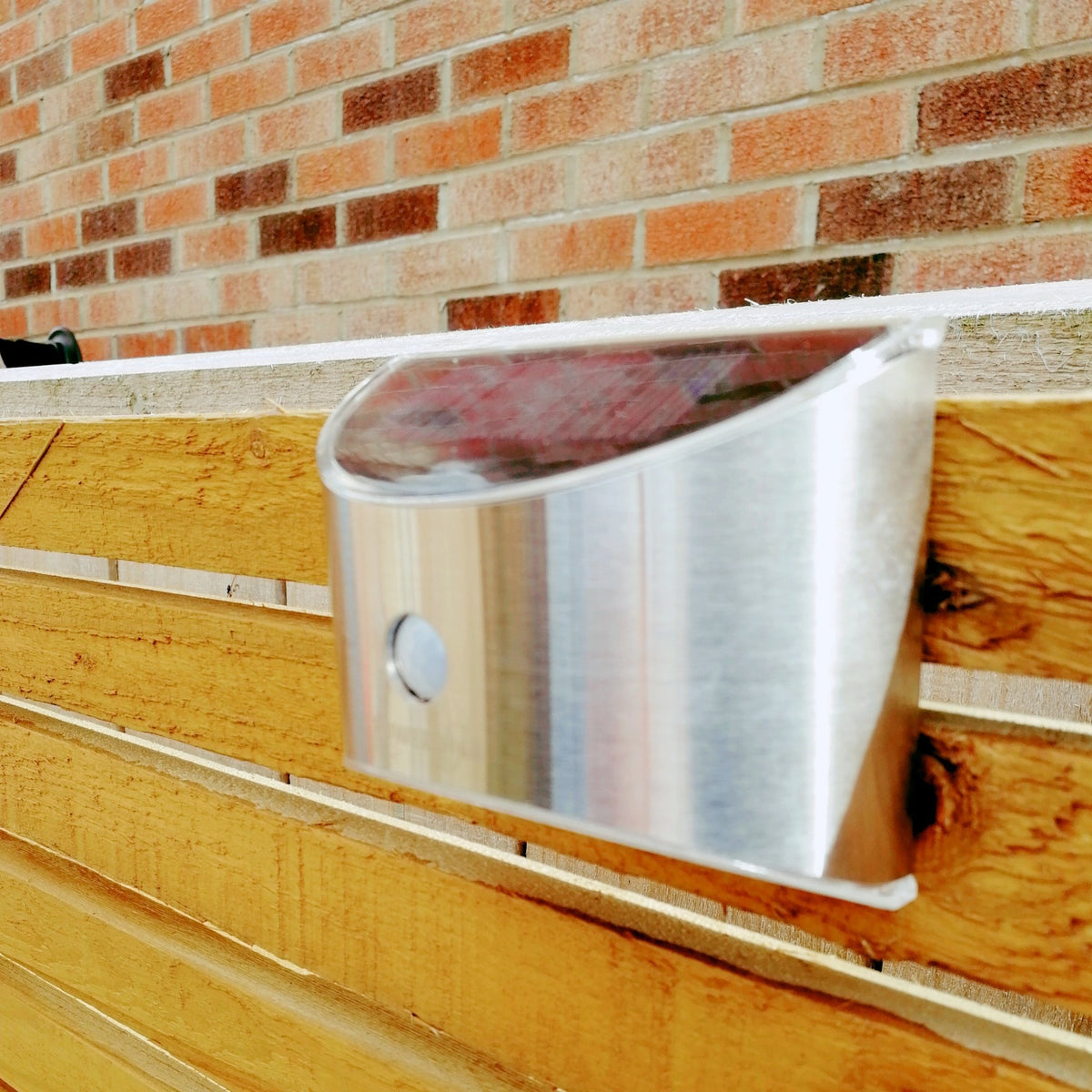 Solar Powered Motion Sensor Wall Light