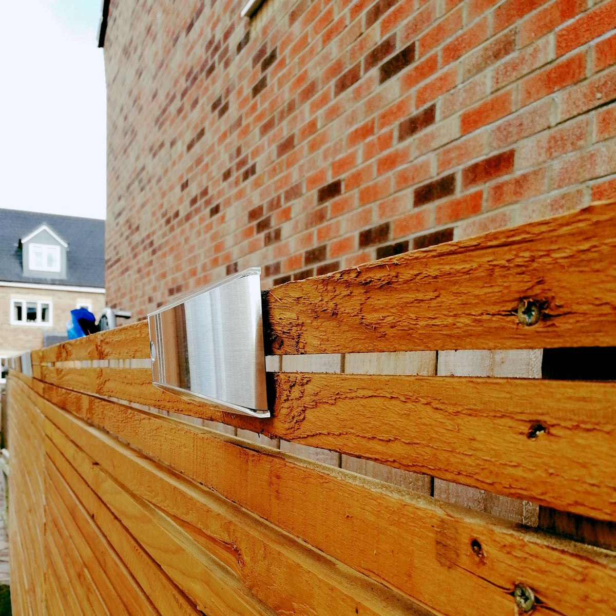 Solar Powered Motion Sensor Wall Light