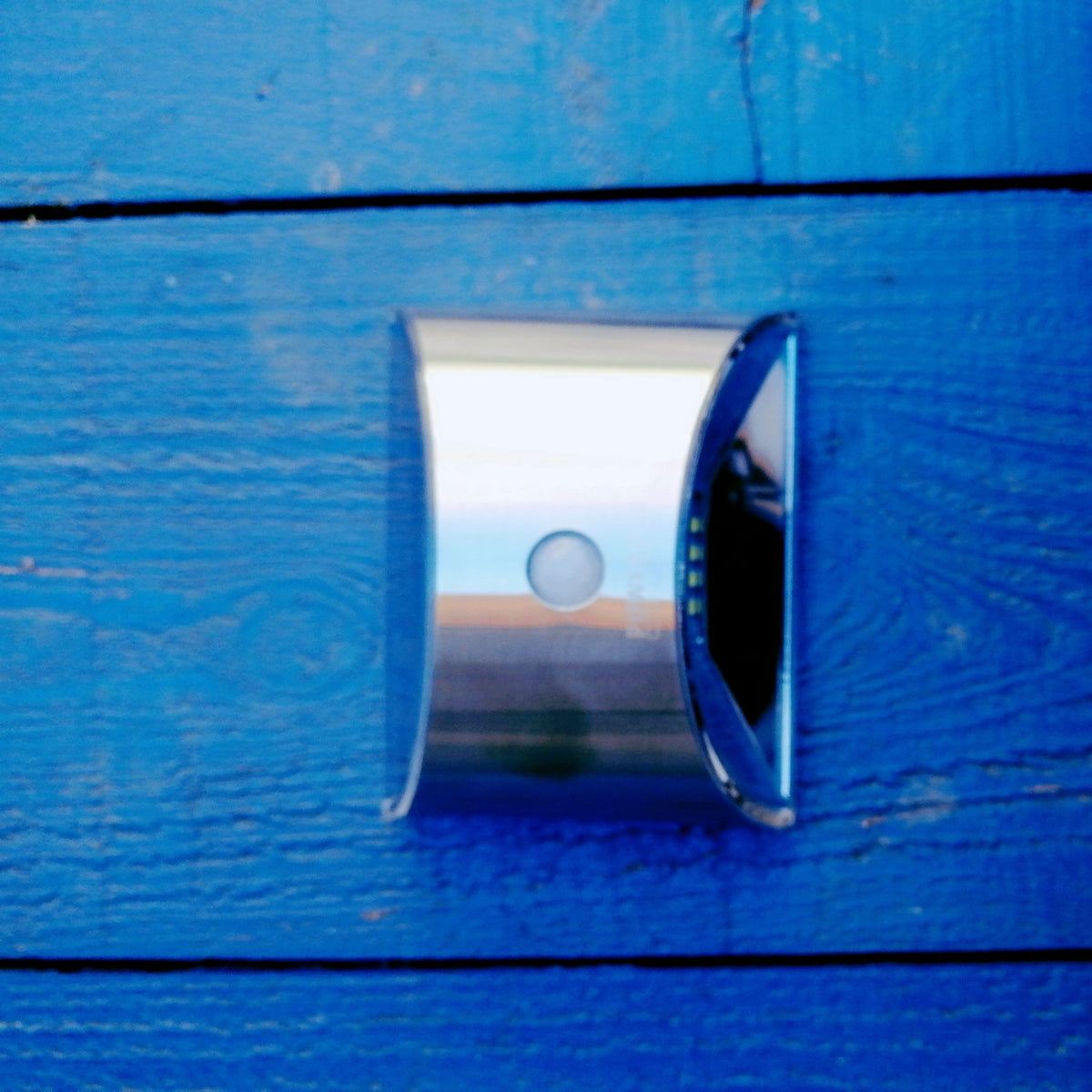 Solar Powered Motion Sensor Wall Light