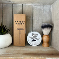 Men's Shaving Kit with Safety Razor, Shaving Soap, and Shaving Brush - Complete Grooming Set for a Close and Smooth Shave