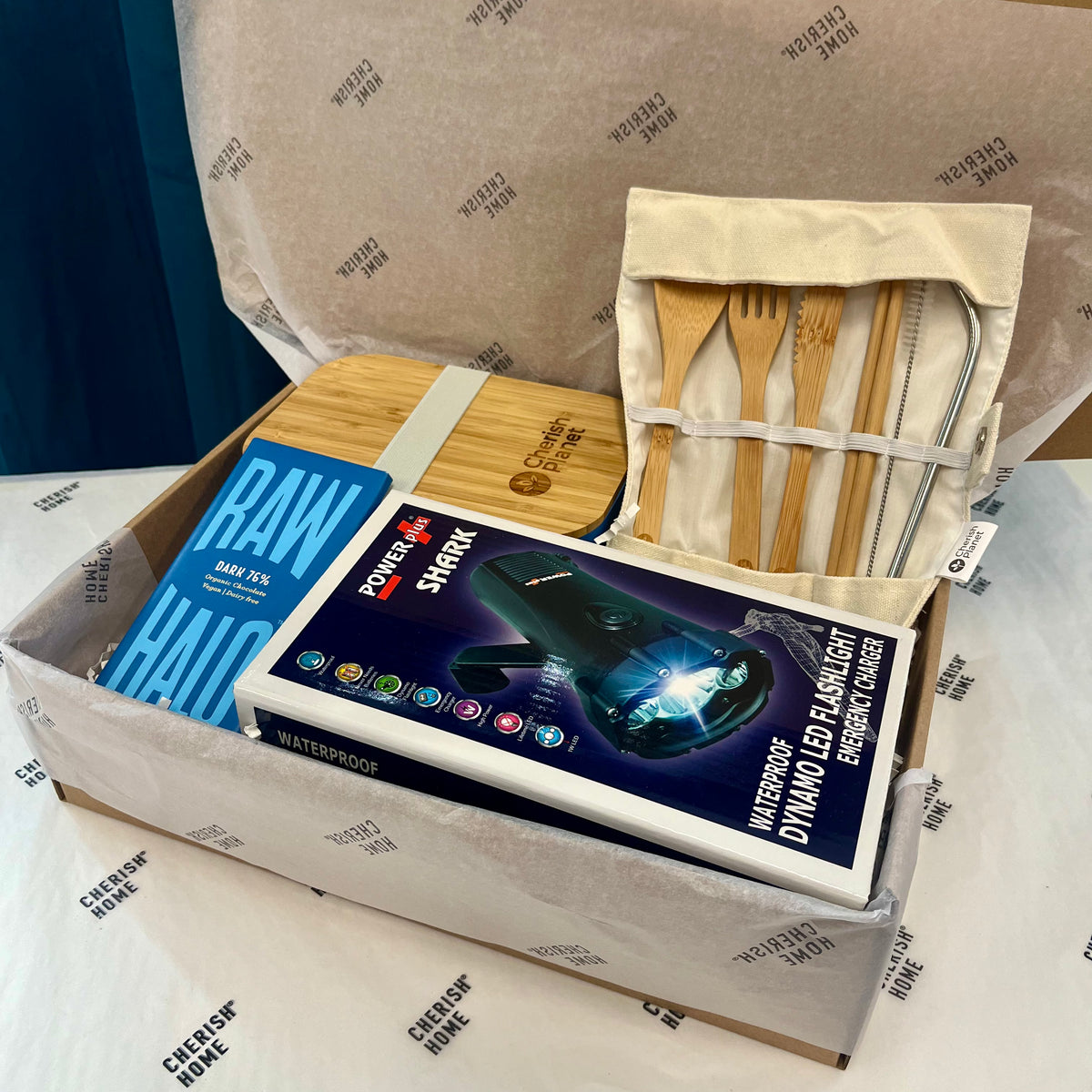 Father's Day Gift Box for the Adventure Dad: Lunch Box, Cutlery, Torch & Chocolate