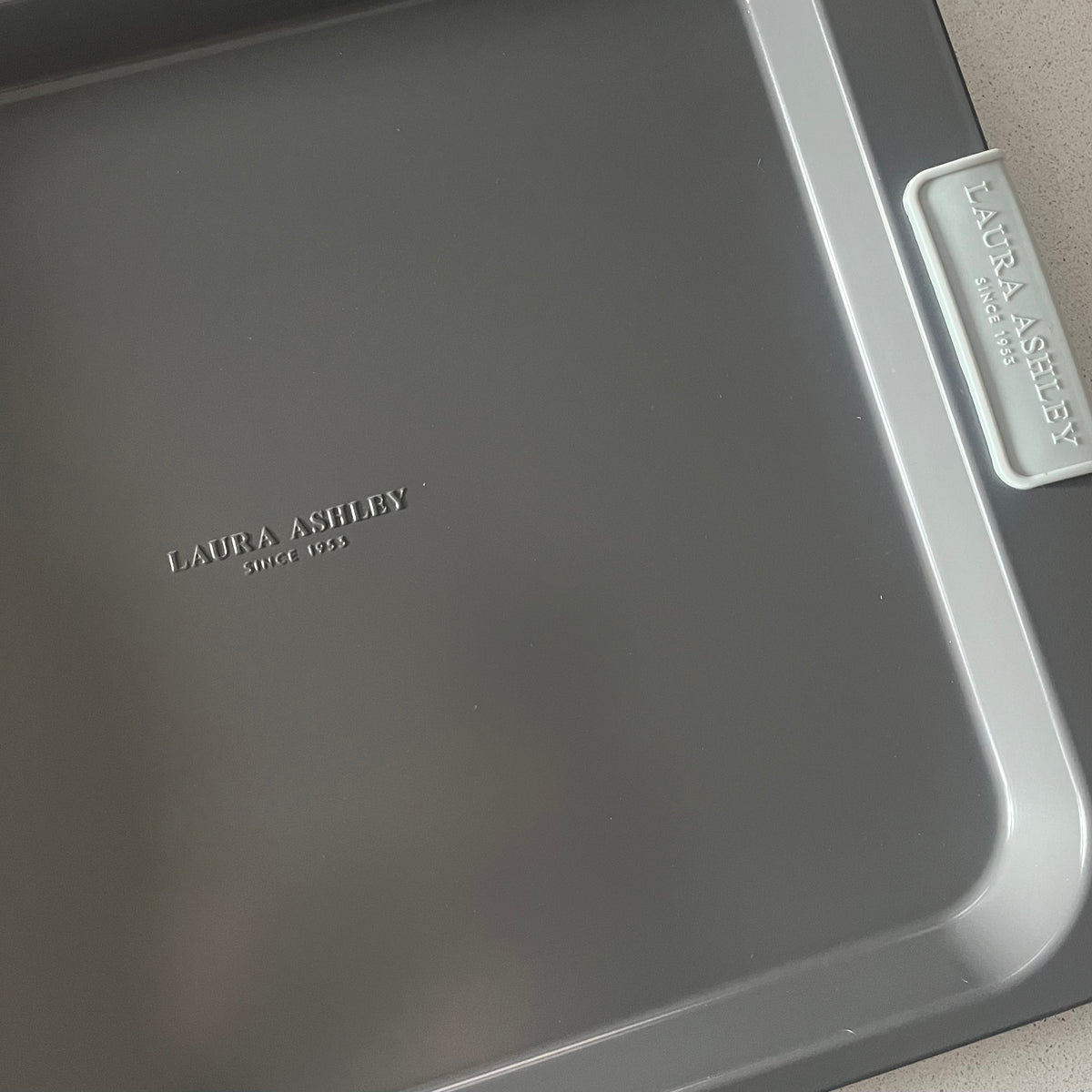 Laura Ashley 38CM (15") Oven Tray Baking cookware