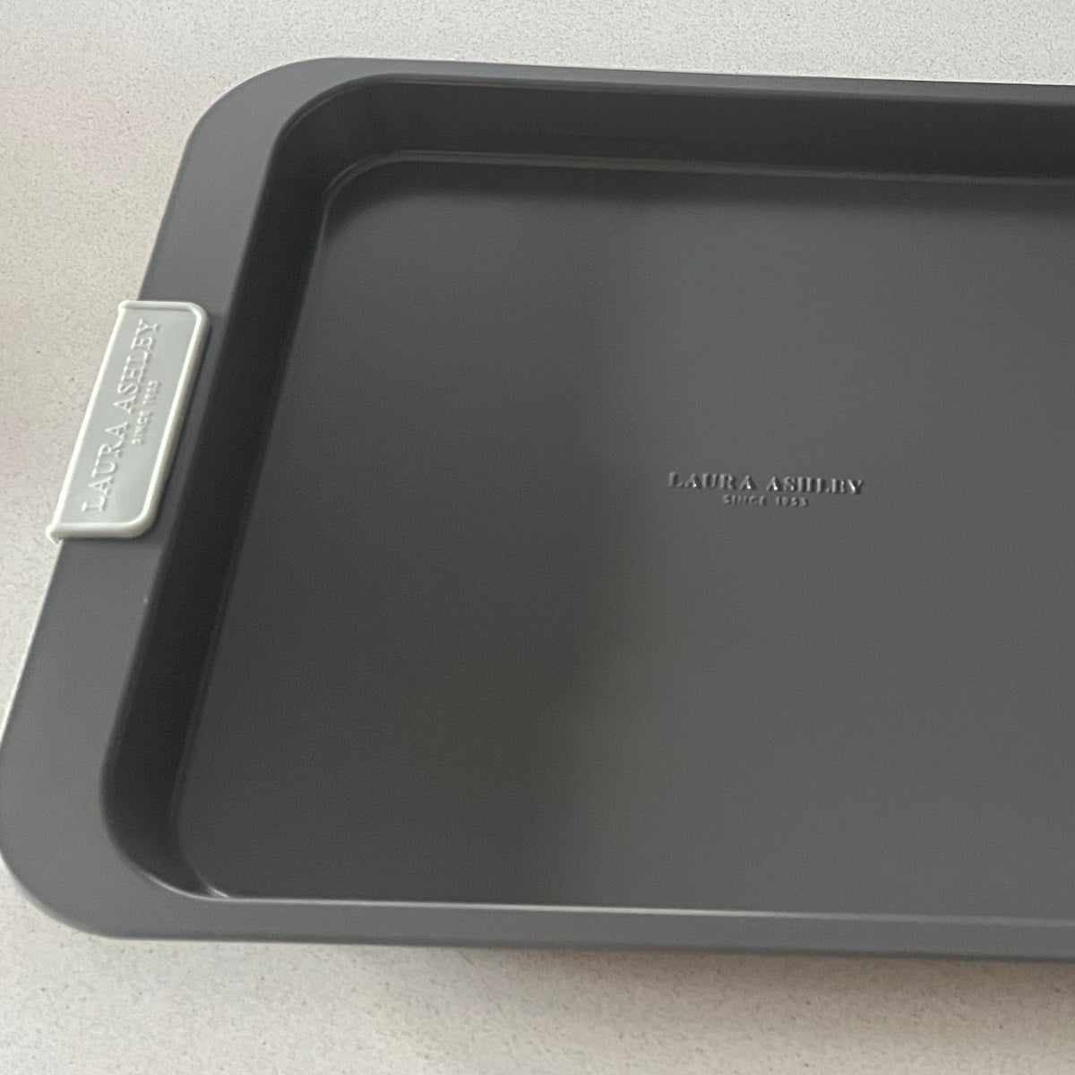 Laura Ashley 38CM (15") Oven Tray Baking cookware