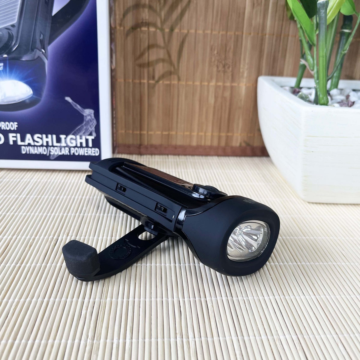 POWERplus Barracuda Waterproof Wind - Up and Solar LED Flash Light - Cherish Home