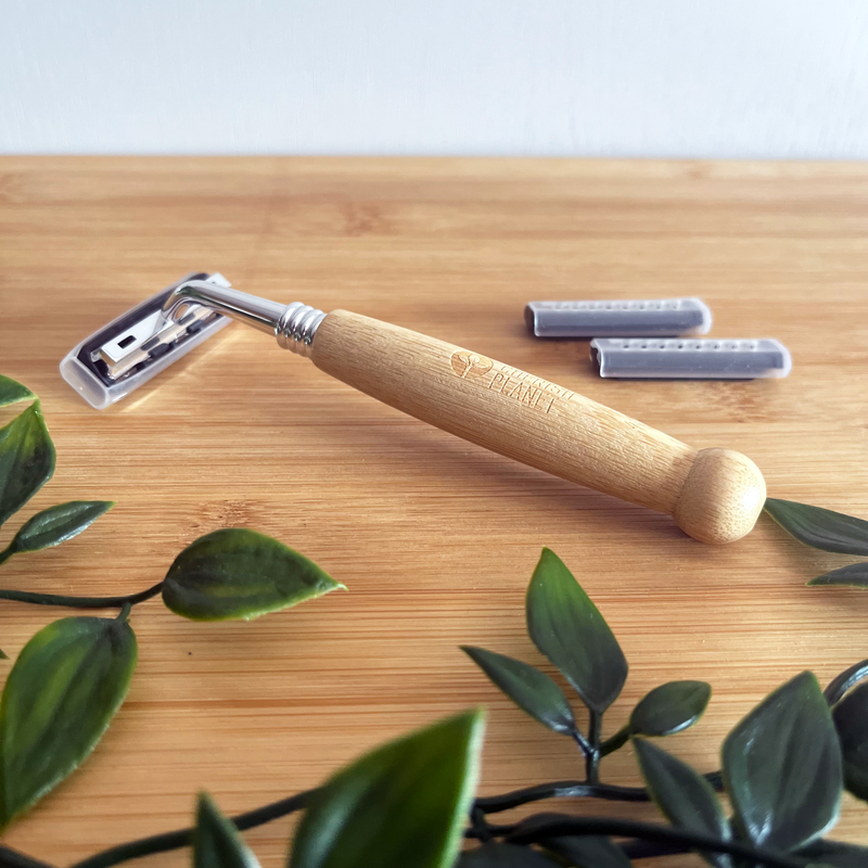 Natural Bamboo Razor with Replaceable Blades