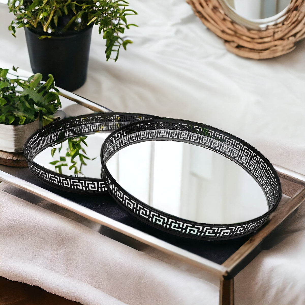Black Decorative Circular Trays - Mirror Effect - Cherish Home