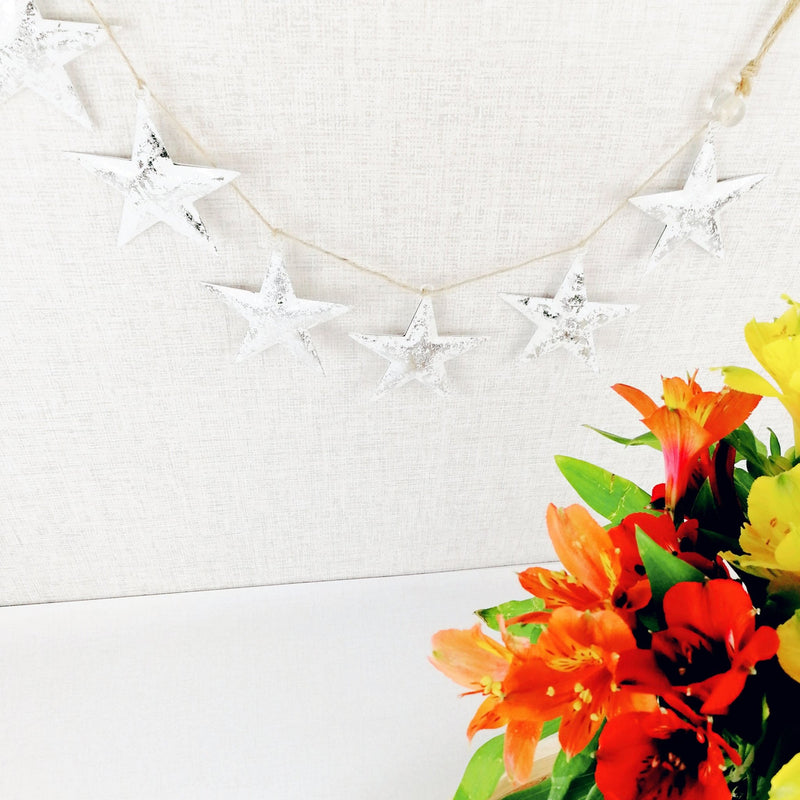 Hanging White and Silver Stars With flowers