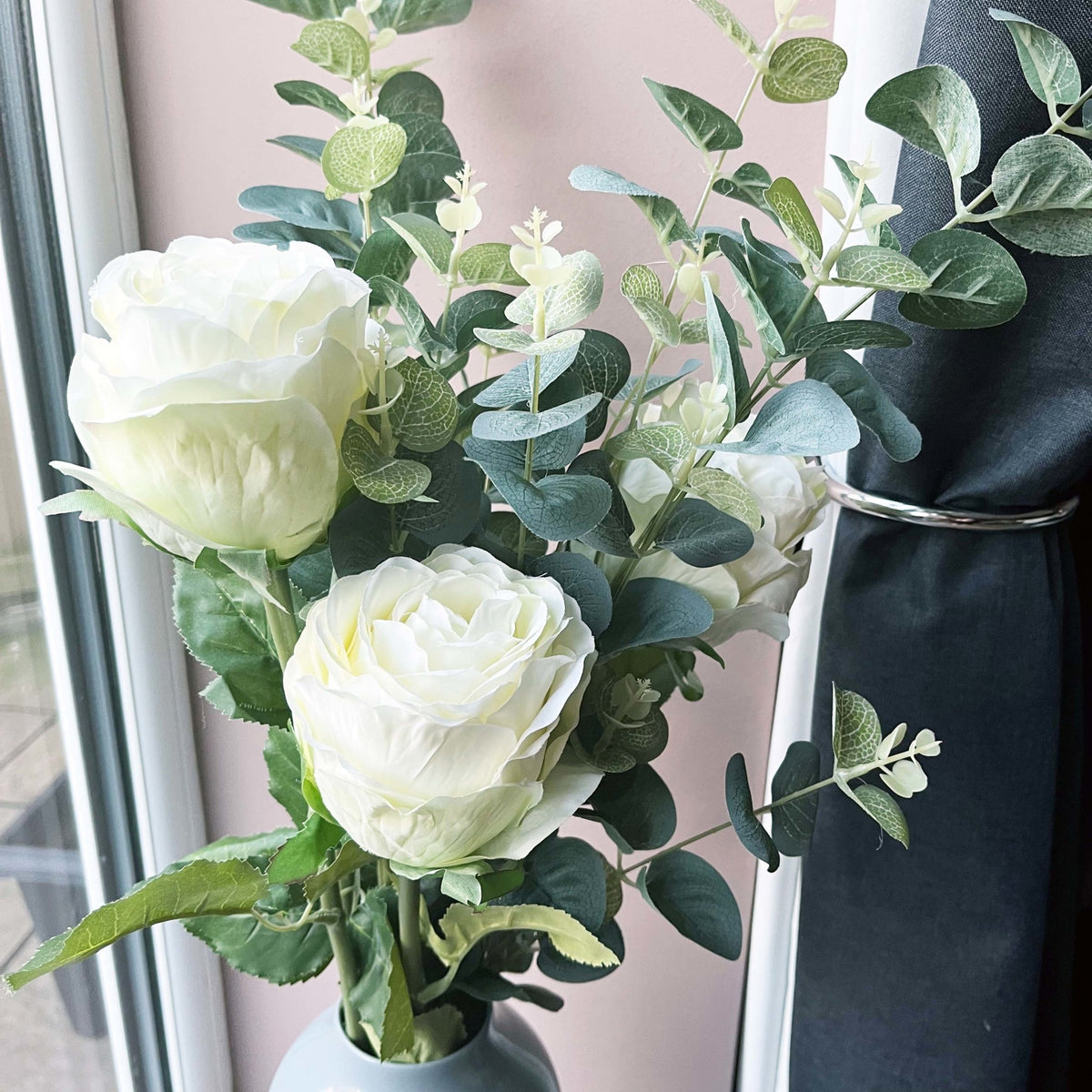Traditional White Roses.